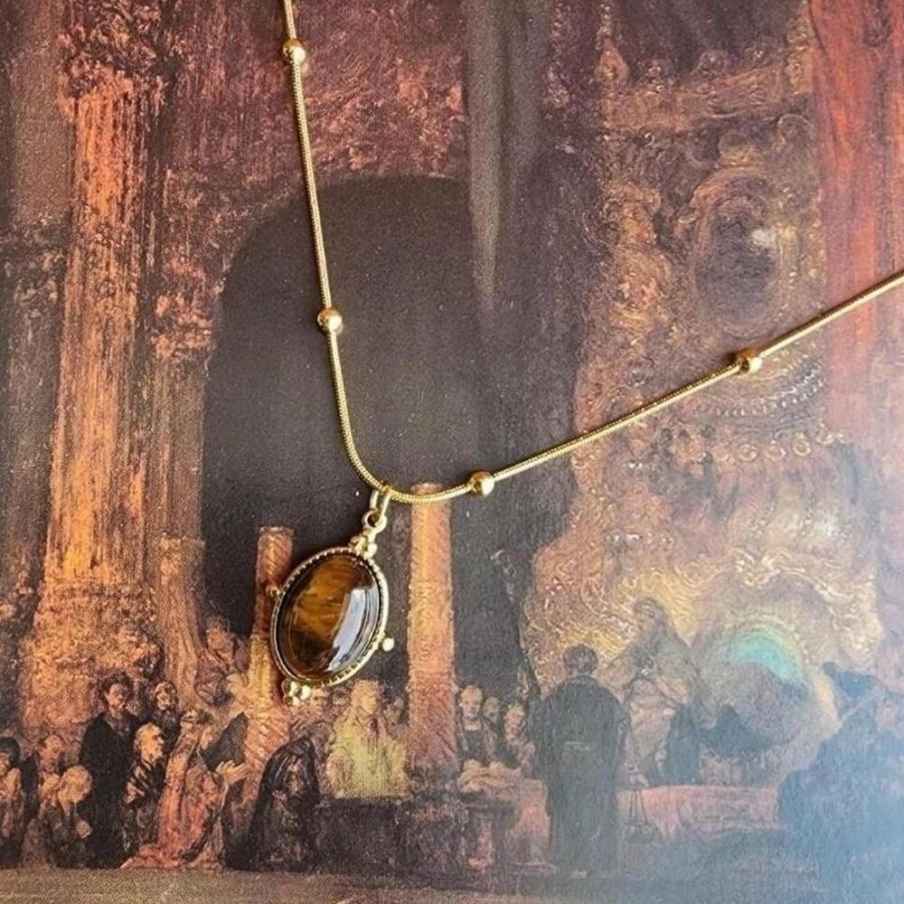Tigers eye oval gold necklace